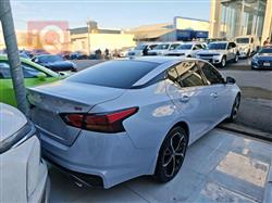 نيسان ألتيما